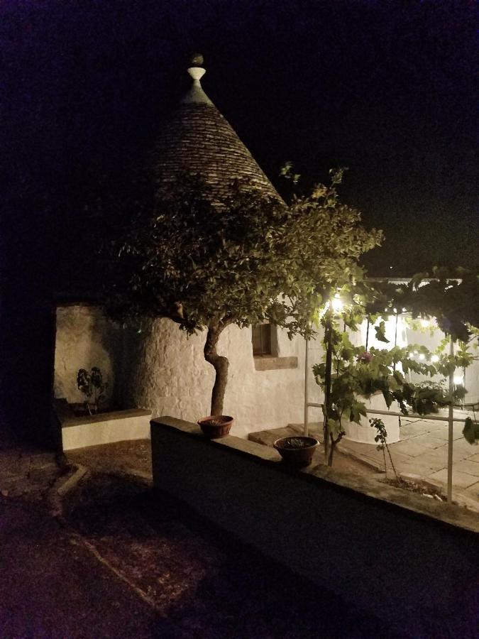 Antico Trullo Immerso Nella Campagna Alberobello Exteriör bild